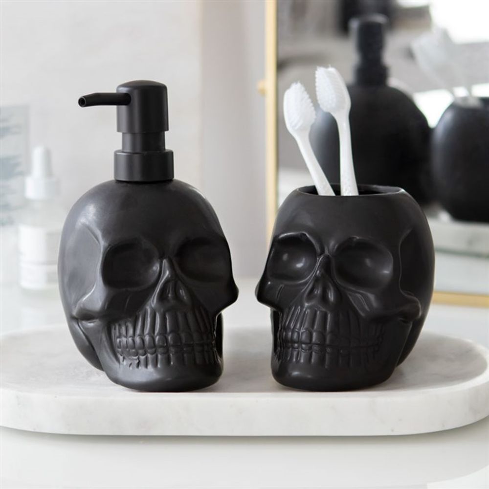 This matt black ceramic skull-shaped soap dispenser is both stylish and unique, making it the perfect choice for those seeking something out of the ordinary