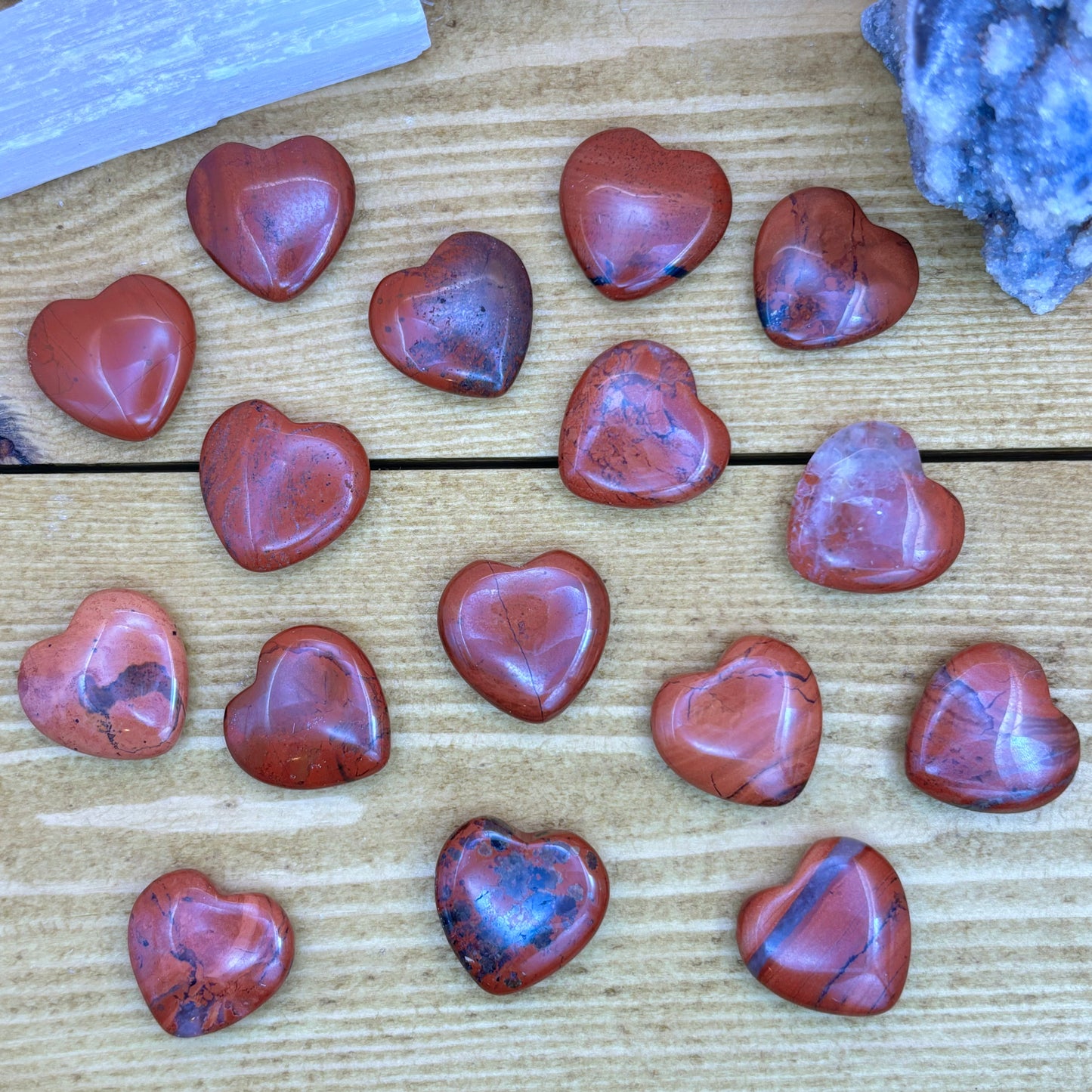 Mini pierre d'inquiétude en forme de cœur en jaspe rouge