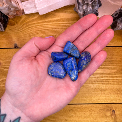 Pierre polie en cristal lapis-lazuli