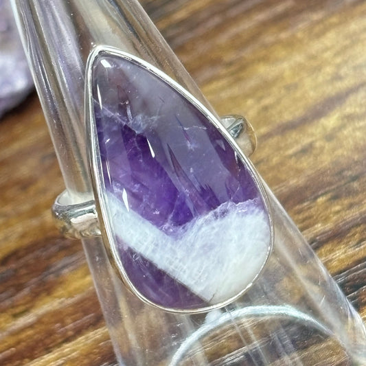 Dream / Chevron Amethyst Crystal Ring Set in 925 Sterling Silver - Size UK O / US 7.5