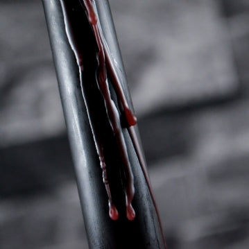 From candlelit dinners to eerie mood lighting, this set of Vampire Blood taper candles will entrance guests with their eye-catching, bleeding wax effect